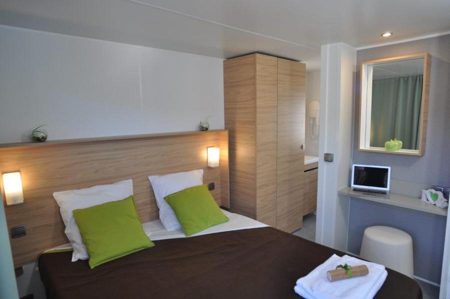 Camping Le Mas Des Sedaries Hotel Villefort  Esterno foto